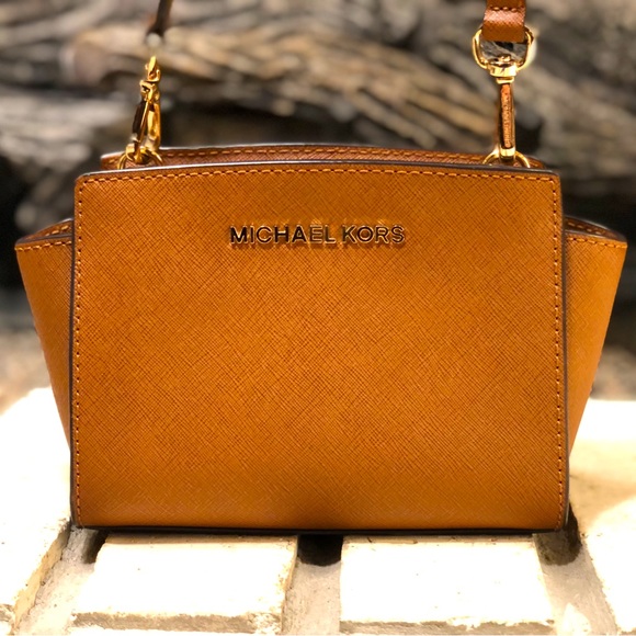 💥Moving to @the_bag_guy💥Michael Kors - Selma Mini Saffiano Leather Crossbody - Picture 3 of 13